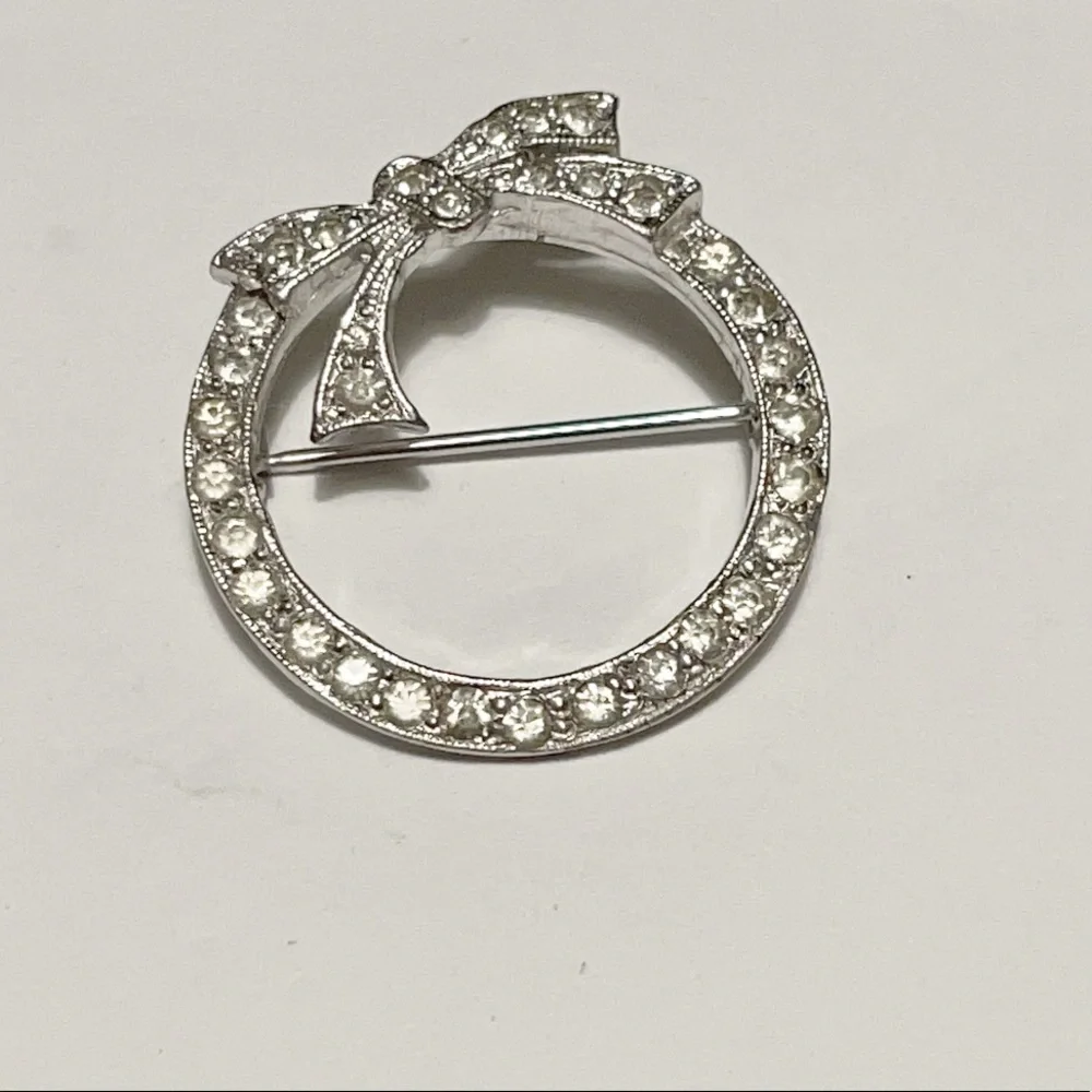 Vintage silver sparkle wreath bow brooch